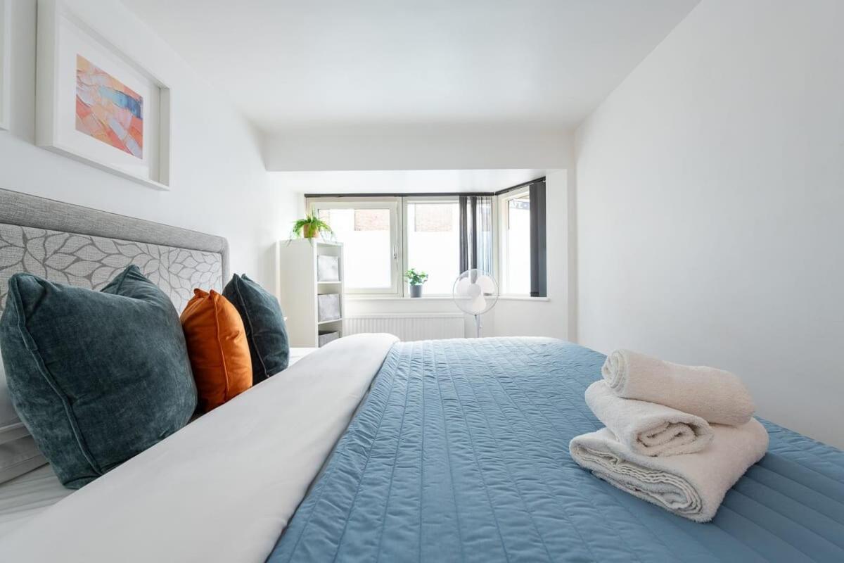 City Center,2 Bedroom Apartment With Parking Cambridge  Luaran gambar