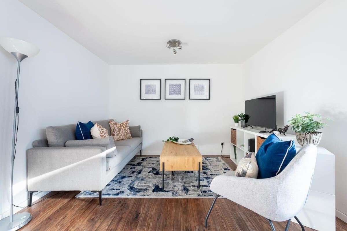 City Center,2 Bedroom Apartment With Parking Cambridge  Luaran gambar