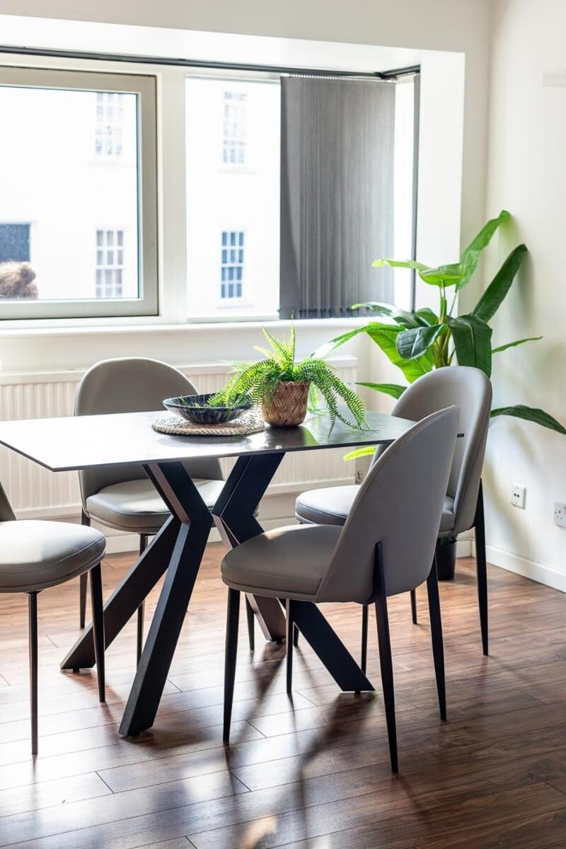 City Center,2 Bedroom Apartment With Parking Cambridge  Luaran gambar