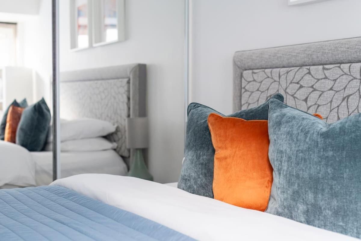 City Center,2 Bedroom Apartment With Parking Cambridge  Luaran gambar